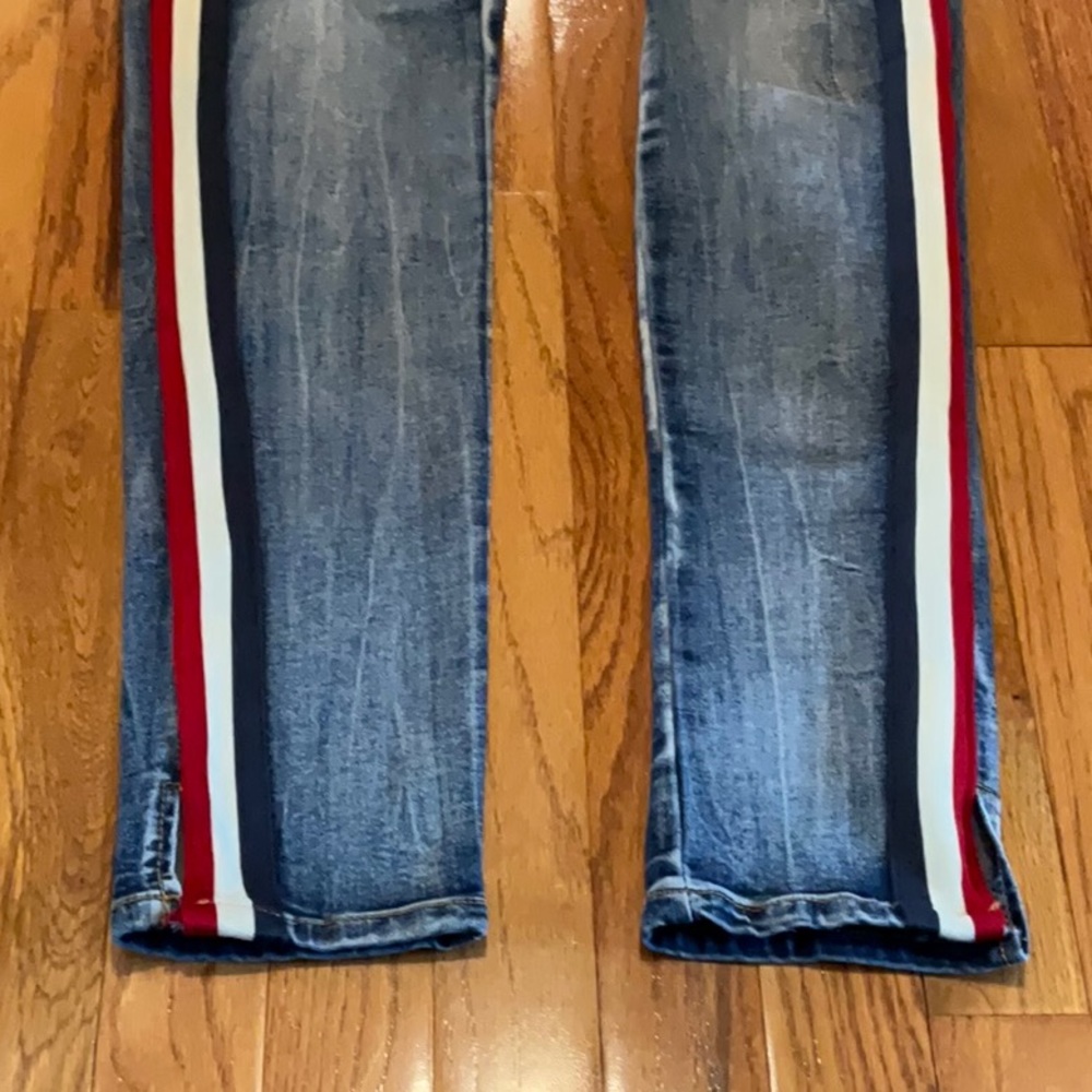 Blue Topic~Skinny Distressed~Cute 💙❤️ - Picture 3 of 11